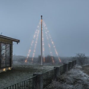 LED Baummantel Fahnenmast Lichterkette - 5 Stränge á 100 gefrostete...